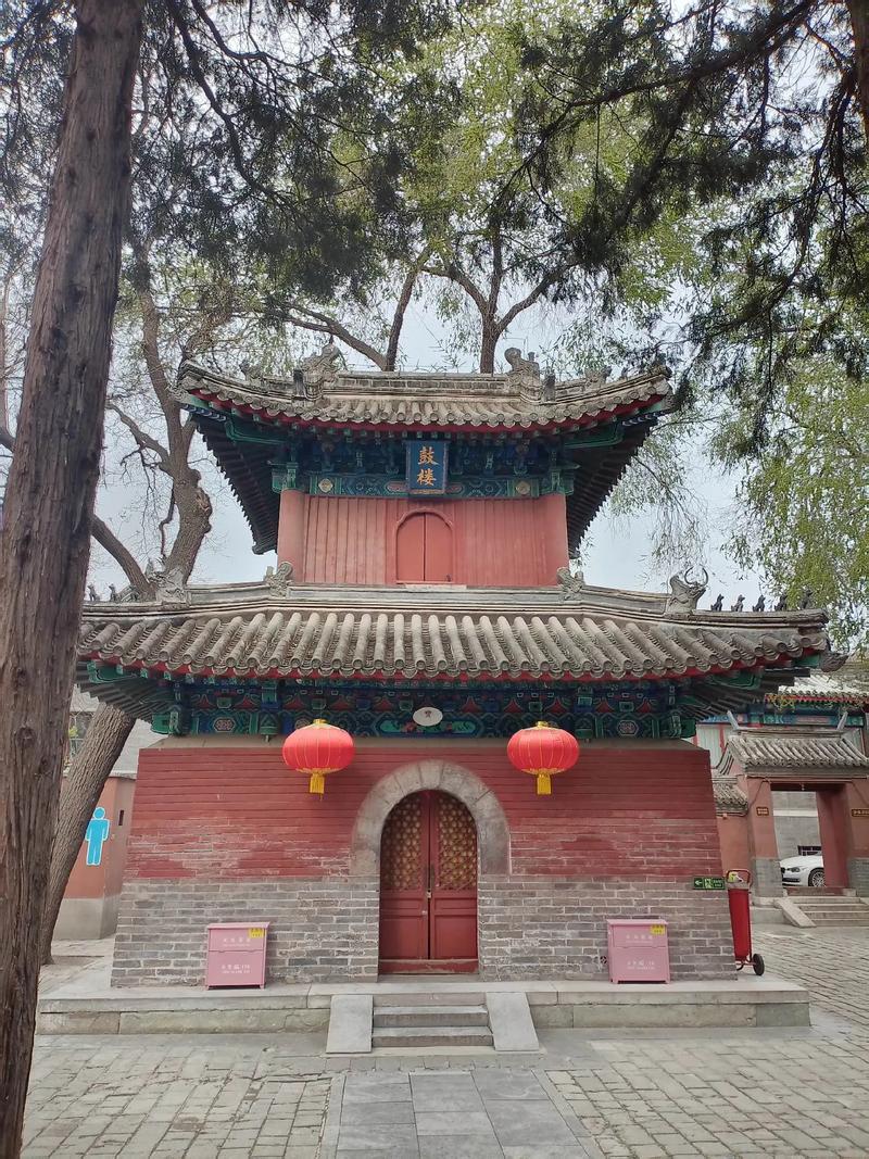 法源寺(唐悯忠寺)法源寺,又称悯忠寺,始建于唐贞观十九年(6